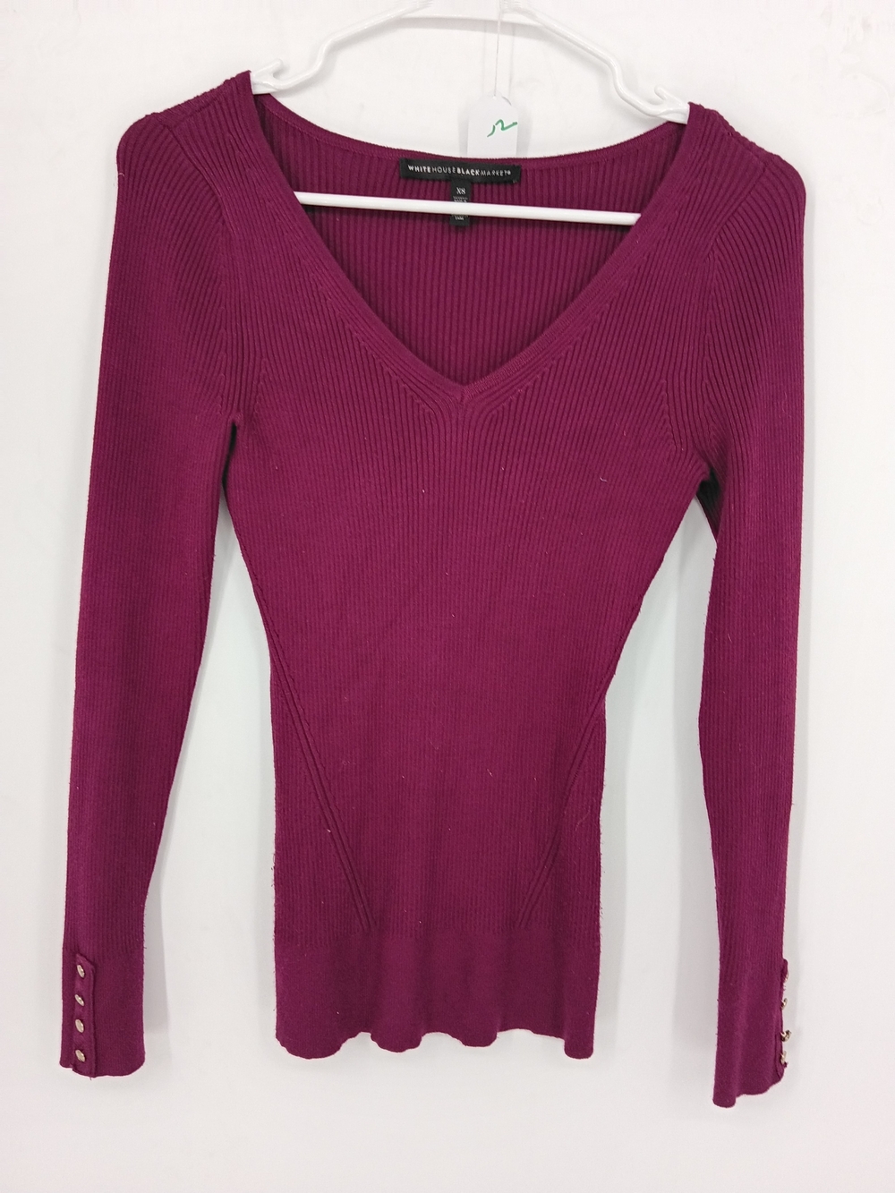 White House Black Market Plum Ribbed V Neck Sweater Minimalist Casual Size Xs